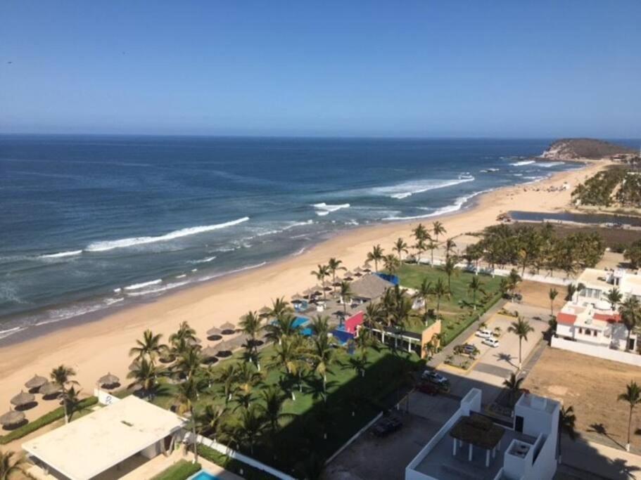 Beautiful 3 Bedroom, Fully Furnished, On The Beach Mazatlán Extérieur photo