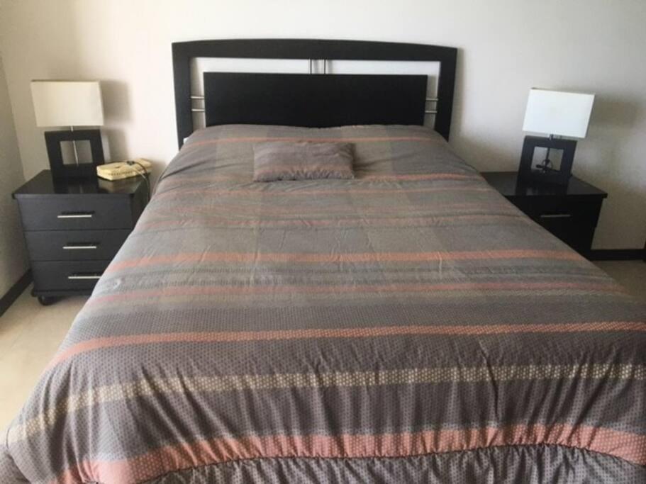 Beautiful 3 Bedroom, Fully Furnished, On The Beach Mazatlán Extérieur photo